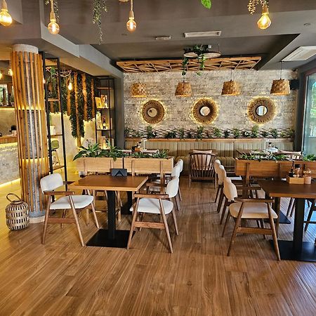 Lacasa Apartments & Restaurant Ulcinj Eksteriør bilde