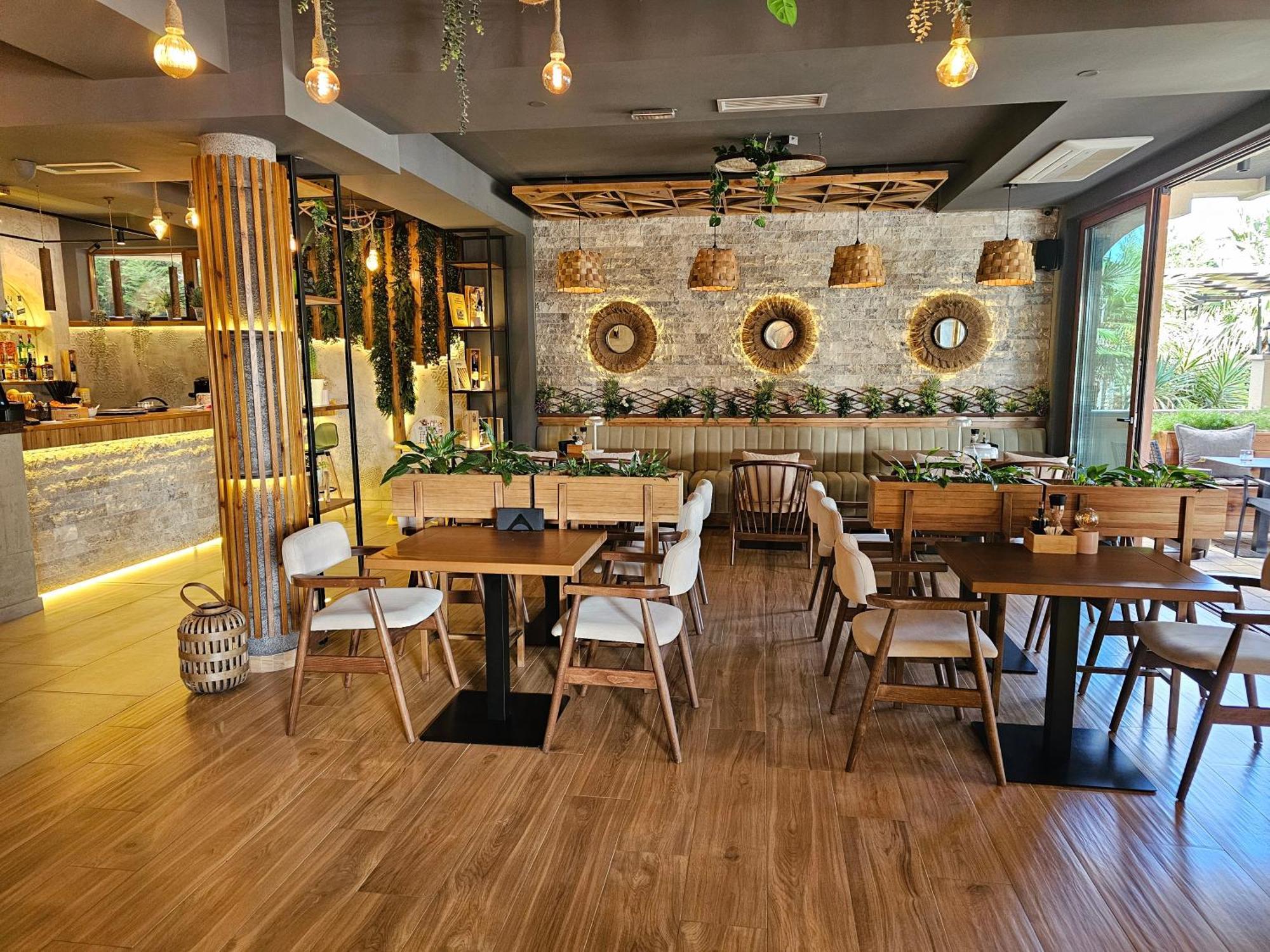 Lacasa Apartments & Restaurant Ulcinj Eksteriør bilde
